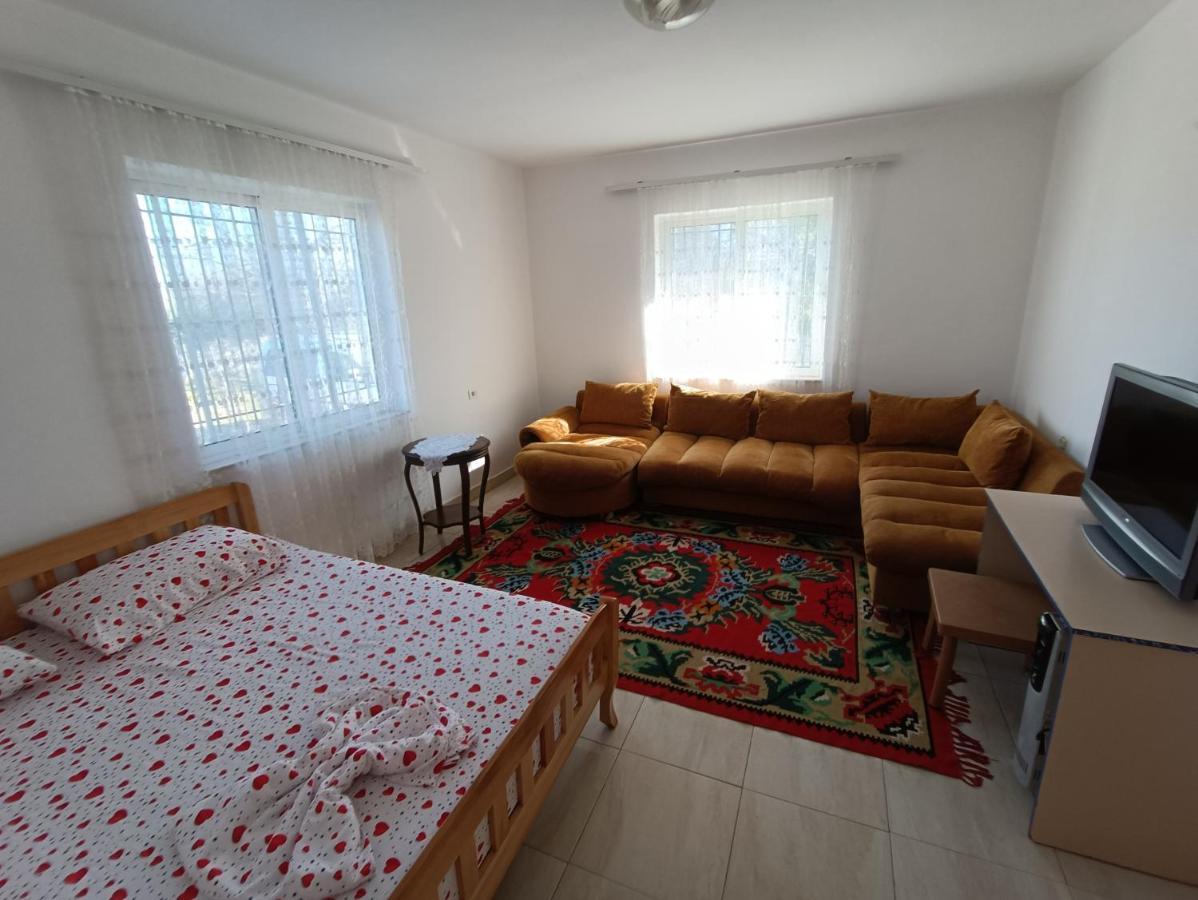 Chateau Sukaj Ljaknasi Esterno foto