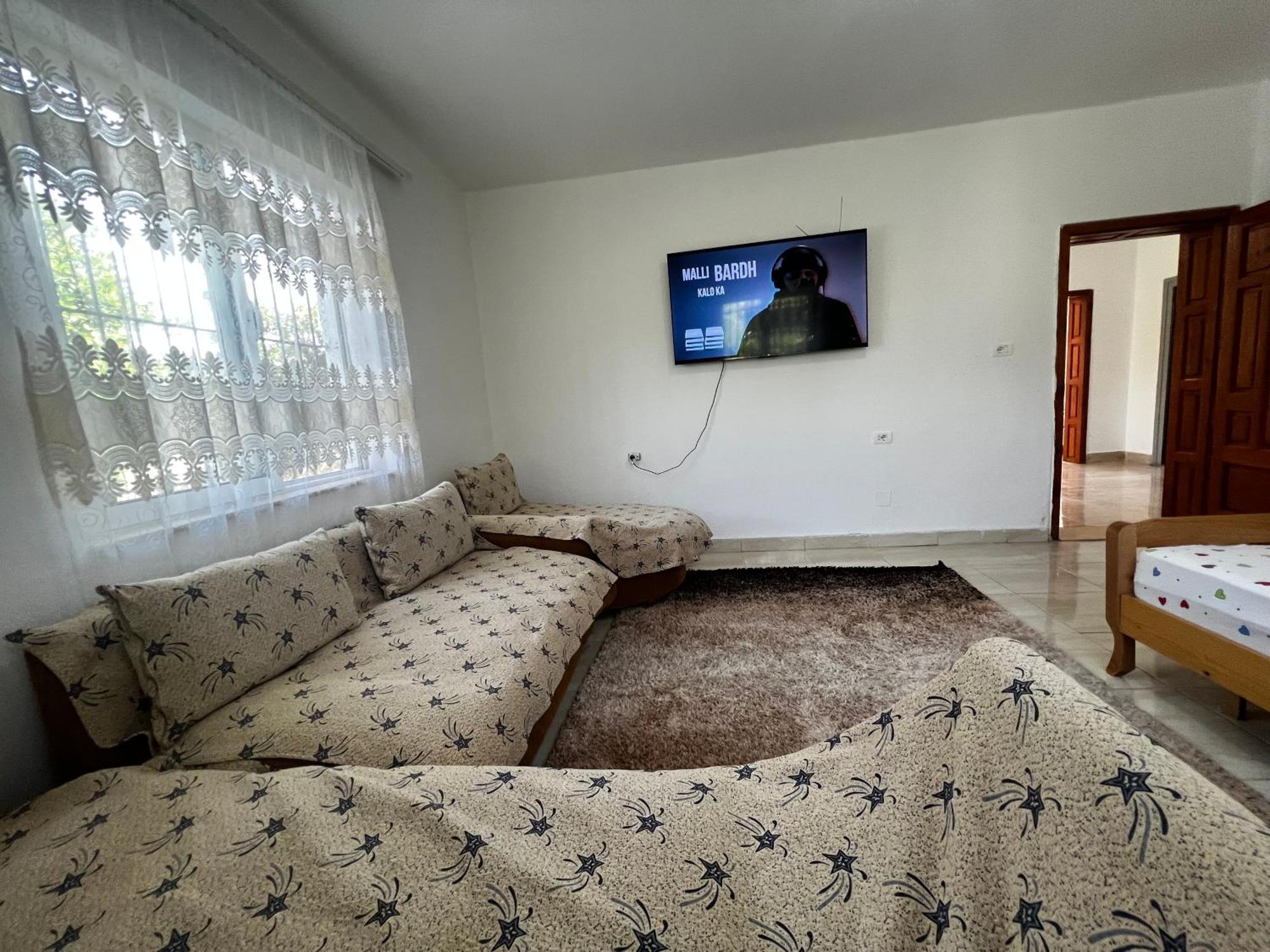 Chateau Sukaj Ljaknasi Esterno foto